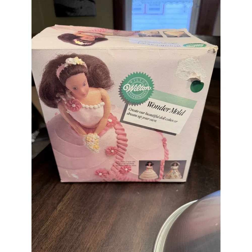 Wilton Classic Wonder Mold with Doll Princess Barbie Cake Dress